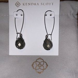 Kendra Scott Lee Drop silver and gray earrings
